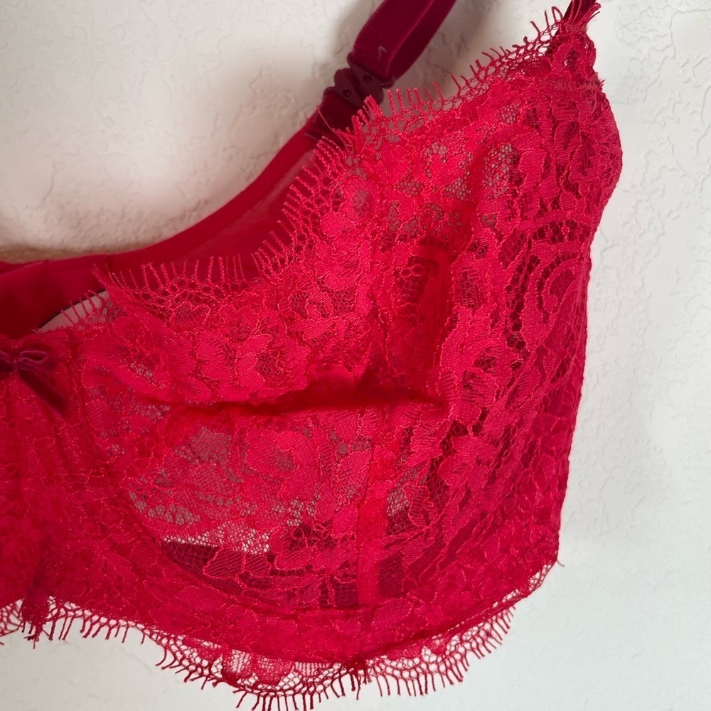 Victoria’s Secret Dream Angels Red Lace Bra - Picture 5 of 9